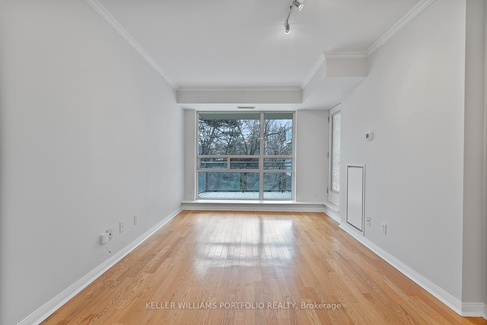 Photo 8 of Unit 410, 1801 Bayview Avenue, Toronto, Leaside — HOMEH