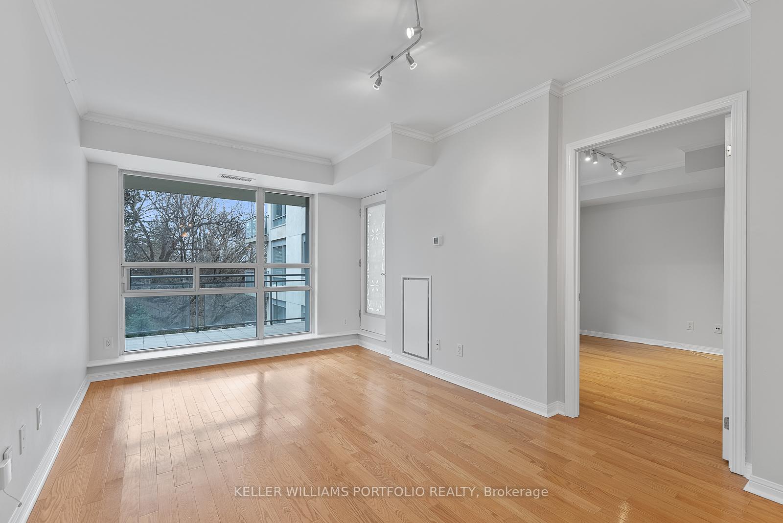 Photo 9 of Unit 410, 1801 Bayview Avenue, Toronto, Leaside — HOMEH