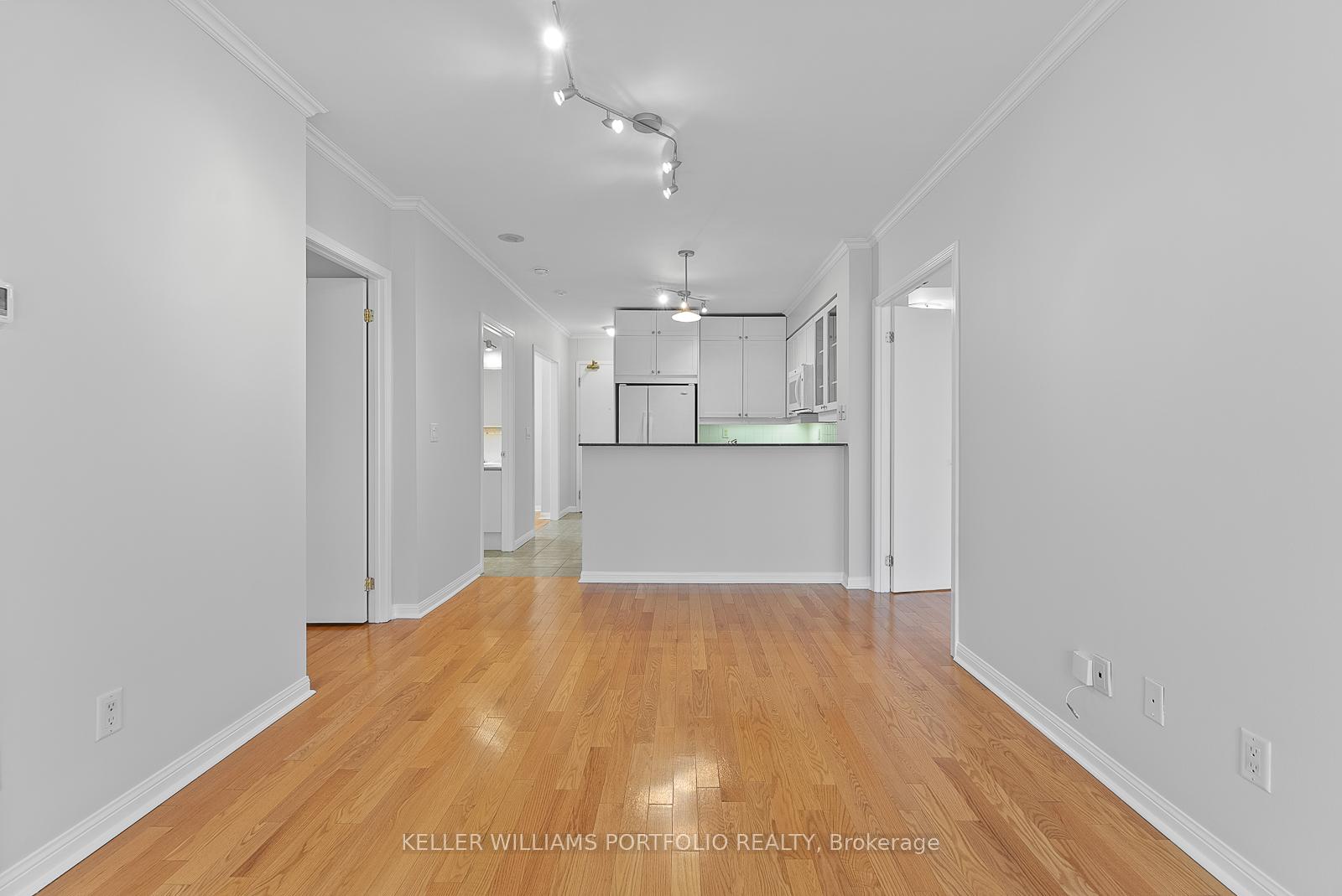 Photo 12 of Unit 410, 1801 Bayview Avenue, Toronto, Leaside — HOMEH
