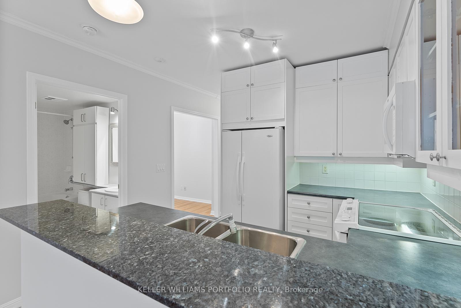 Photo 16 of Unit 410, 1801 Bayview Avenue, Toronto, Leaside — HOMEH