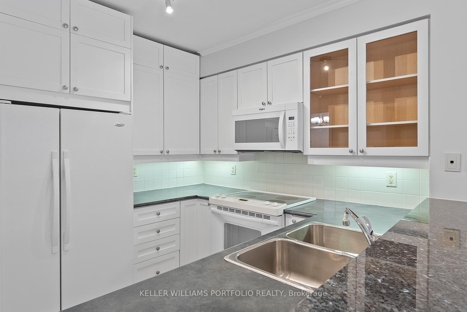 Photo 19 of Unit 410, 1801 Bayview Avenue, Toronto, Leaside — HOMEH
