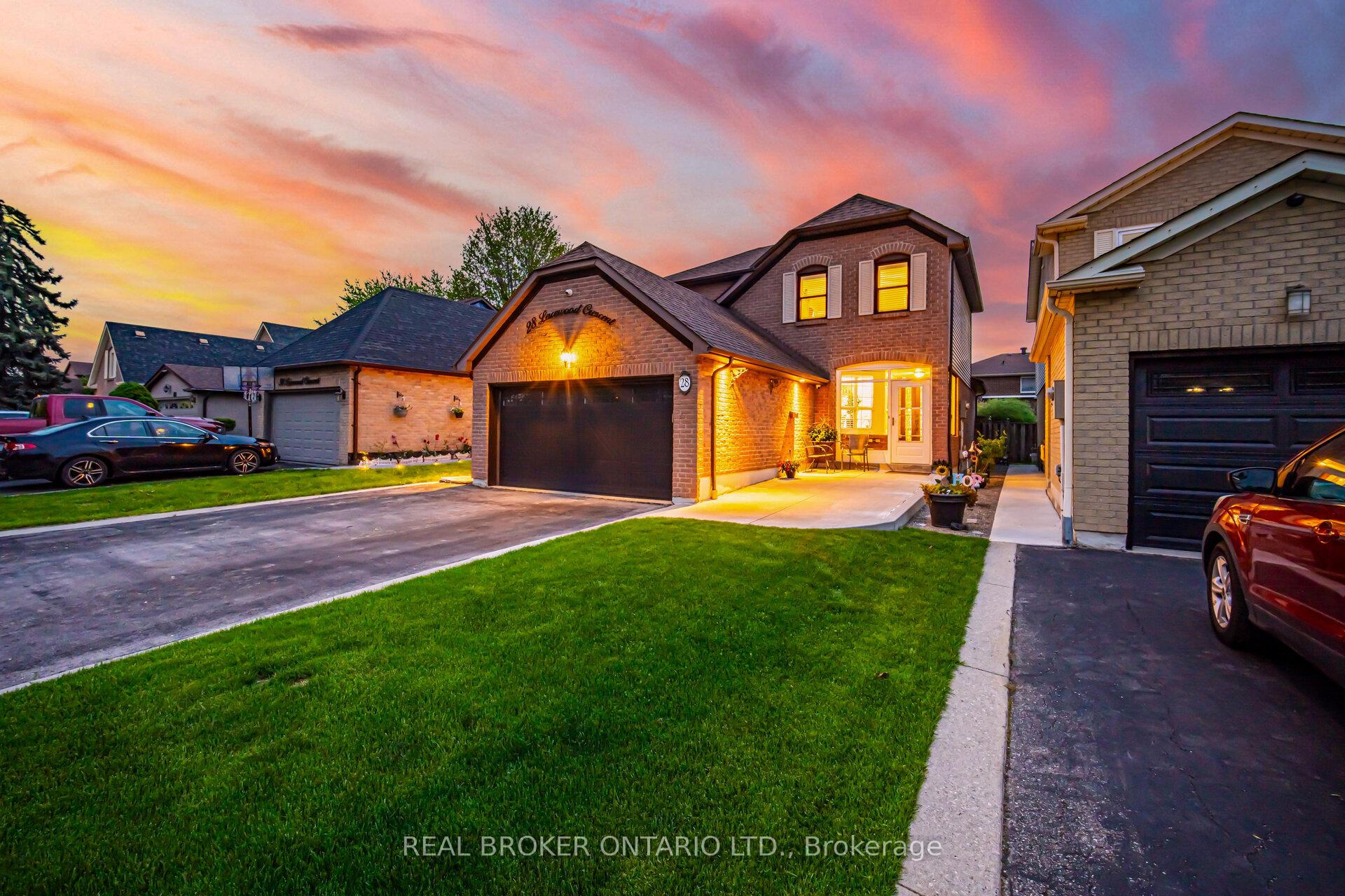 Front of 28 Lacewood Crescent