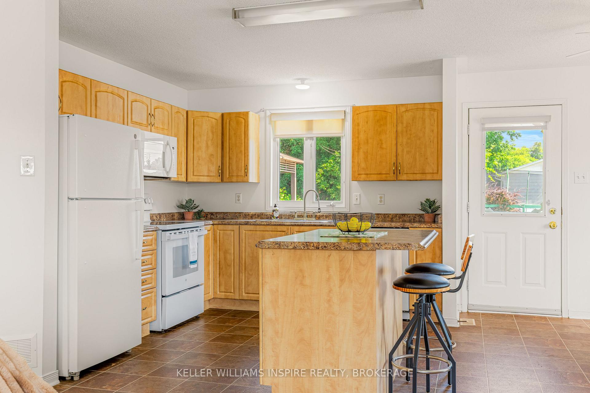 Photo 10 of 5327 Maple Street S, Edwardsburgh/Cardinal, Town of Cardinal — HOMEH