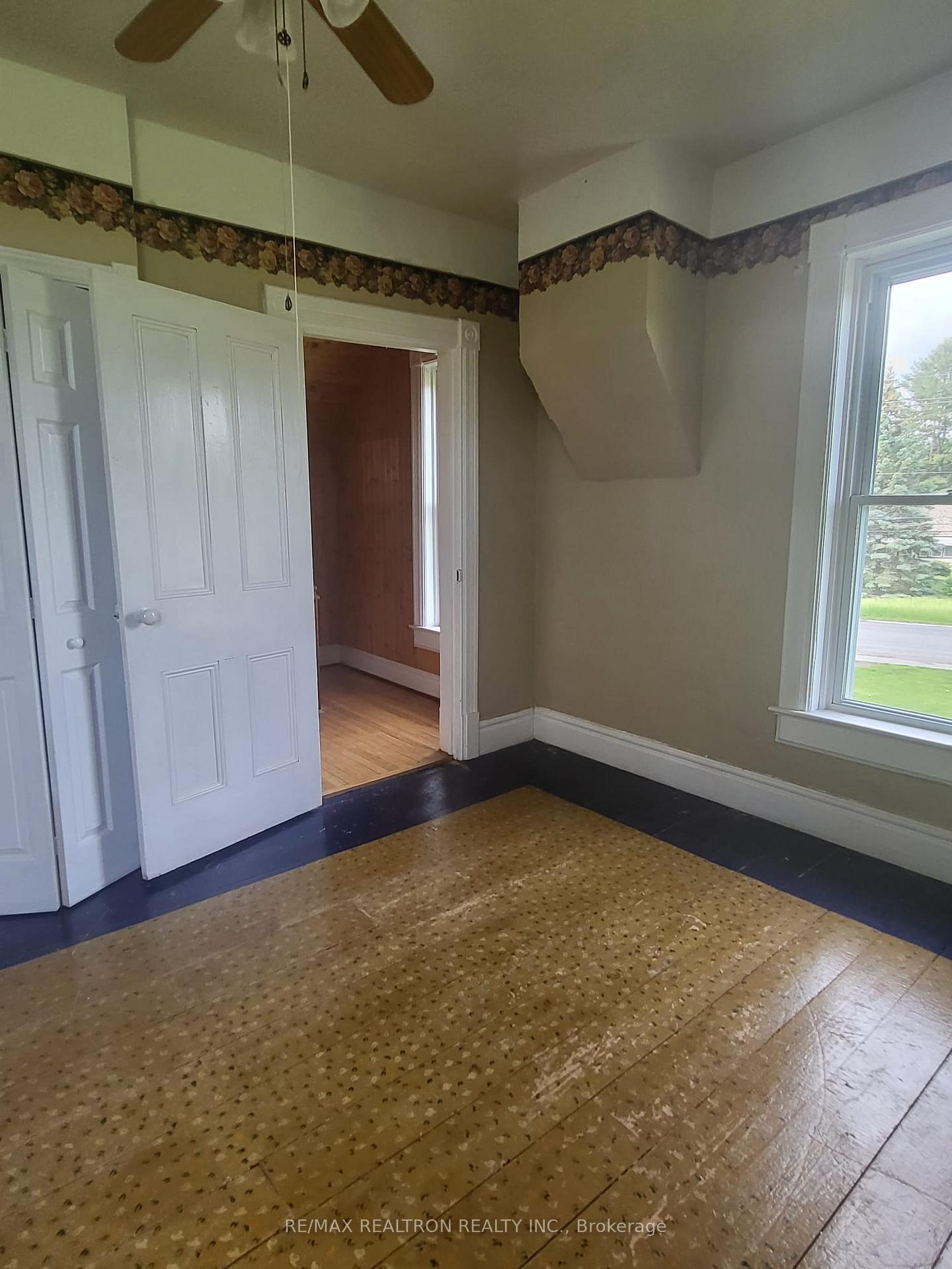 Photo 4 of 293 Ashley Street, Belleville, Thurlow Ward — HOMEH