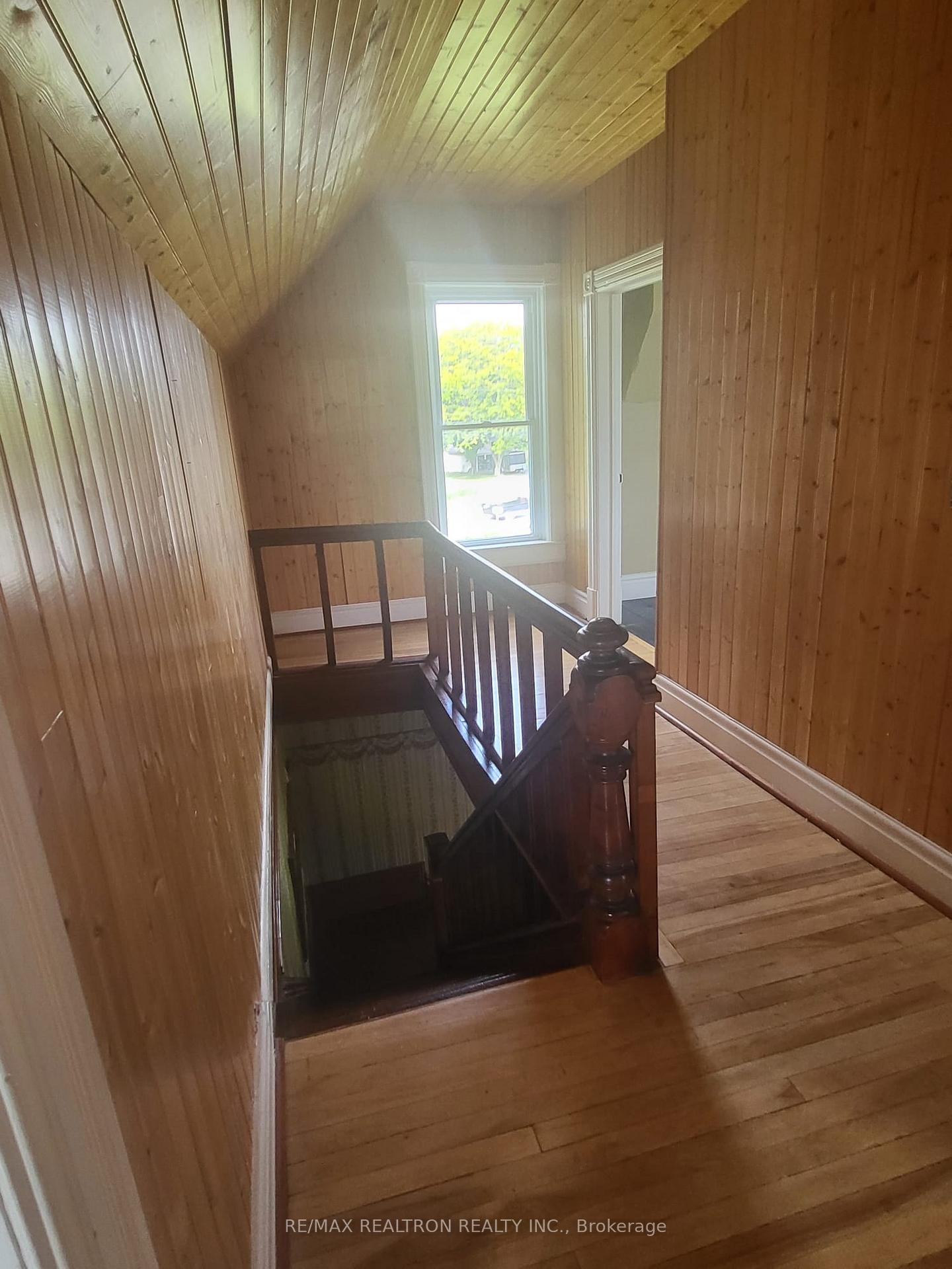Photo 6 of 293 Ashley Street, Belleville, Thurlow Ward — HOMEH