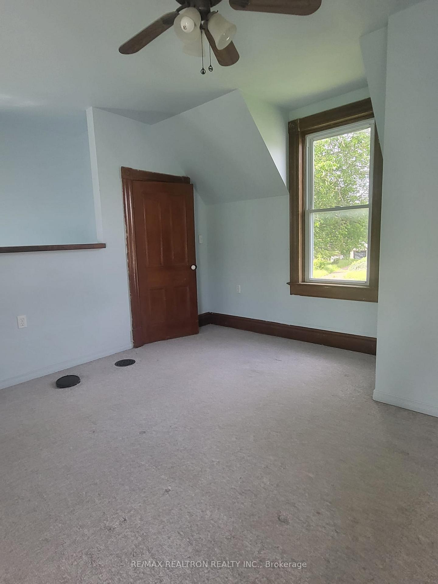Photo 7 of 293 Ashley Street, Belleville, Thurlow Ward — HOMEH