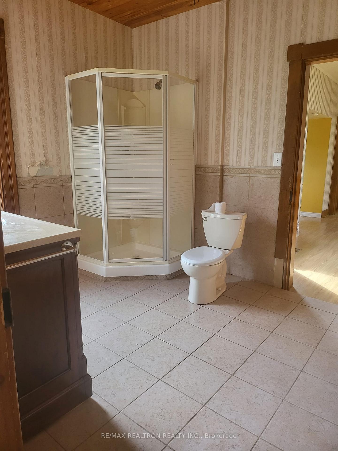 Photo 10 of 293 Ashley Street, Belleville, Thurlow Ward — HOMEH
