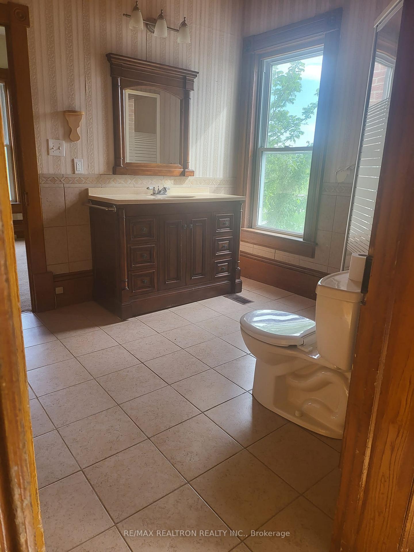 Photo 18 of 293 Ashley Street, Belleville, Thurlow Ward — HOMEH