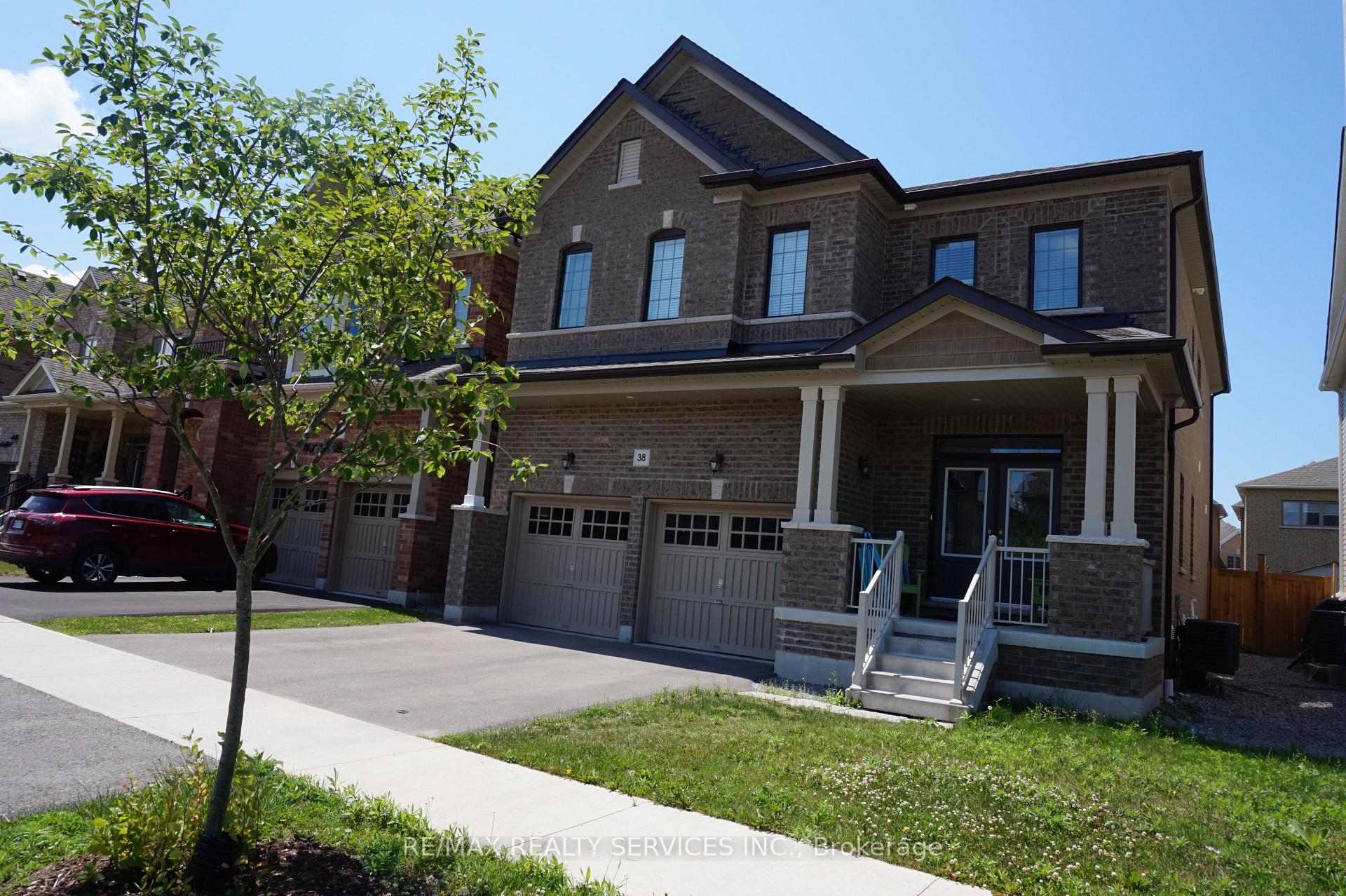 Photo 1 of 38 Arthur Mclaughlin Street, Clarington, Bowmanville — HOMEH