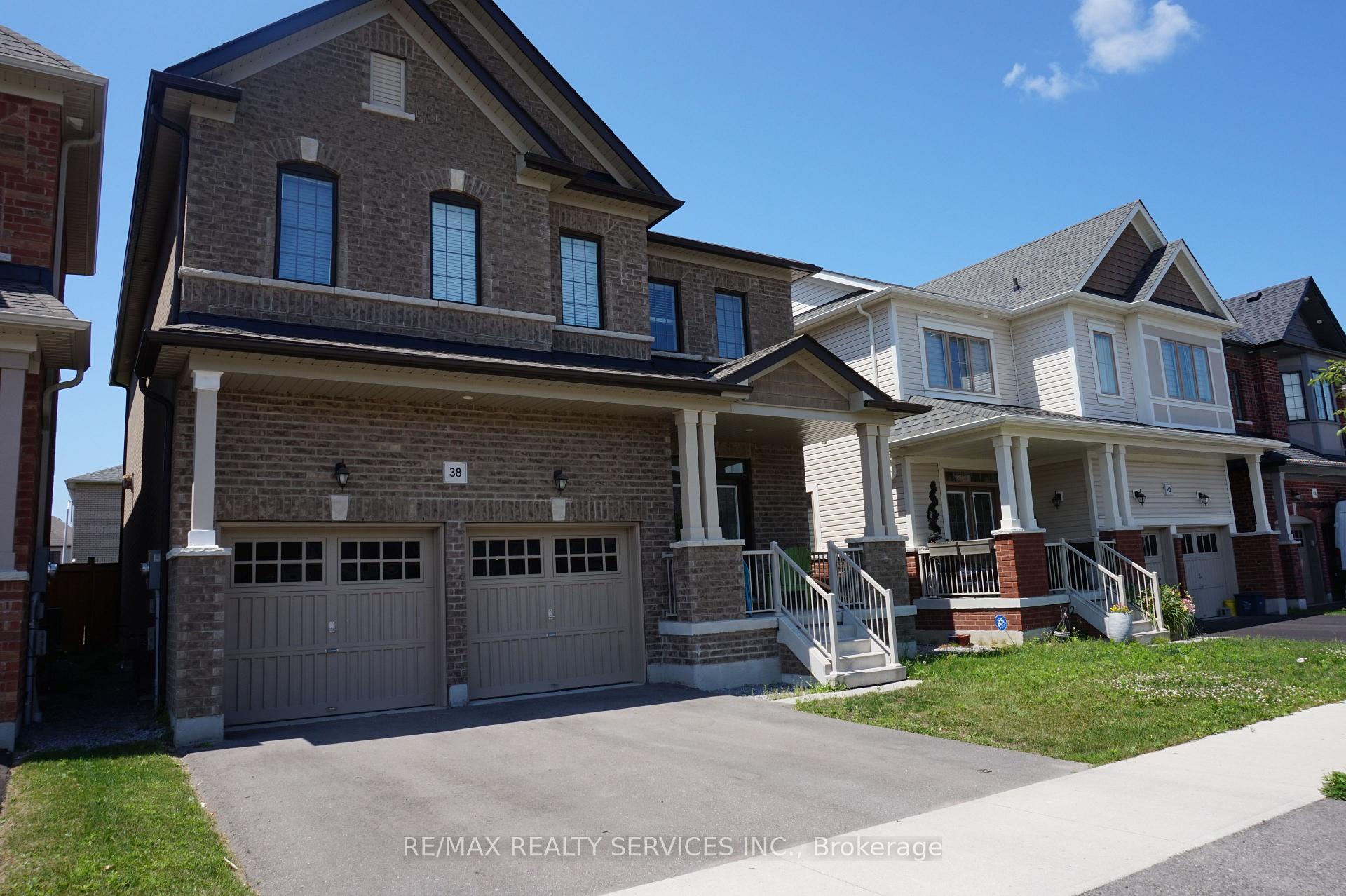 Photo 2 of 38 Arthur Mclaughlin Street, Clarington, Bowmanville — HOMEH