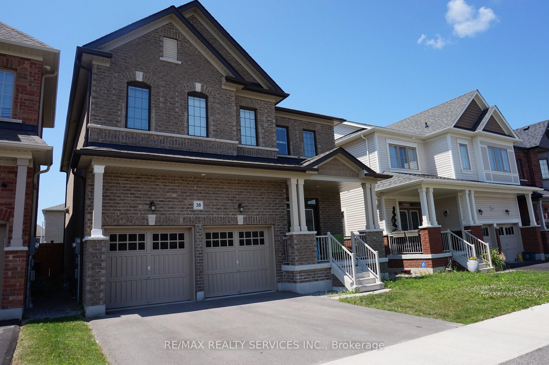 Photo 3 of 38 Arthur Mclaughlin Street, Clarington, Bowmanville — HOMEH