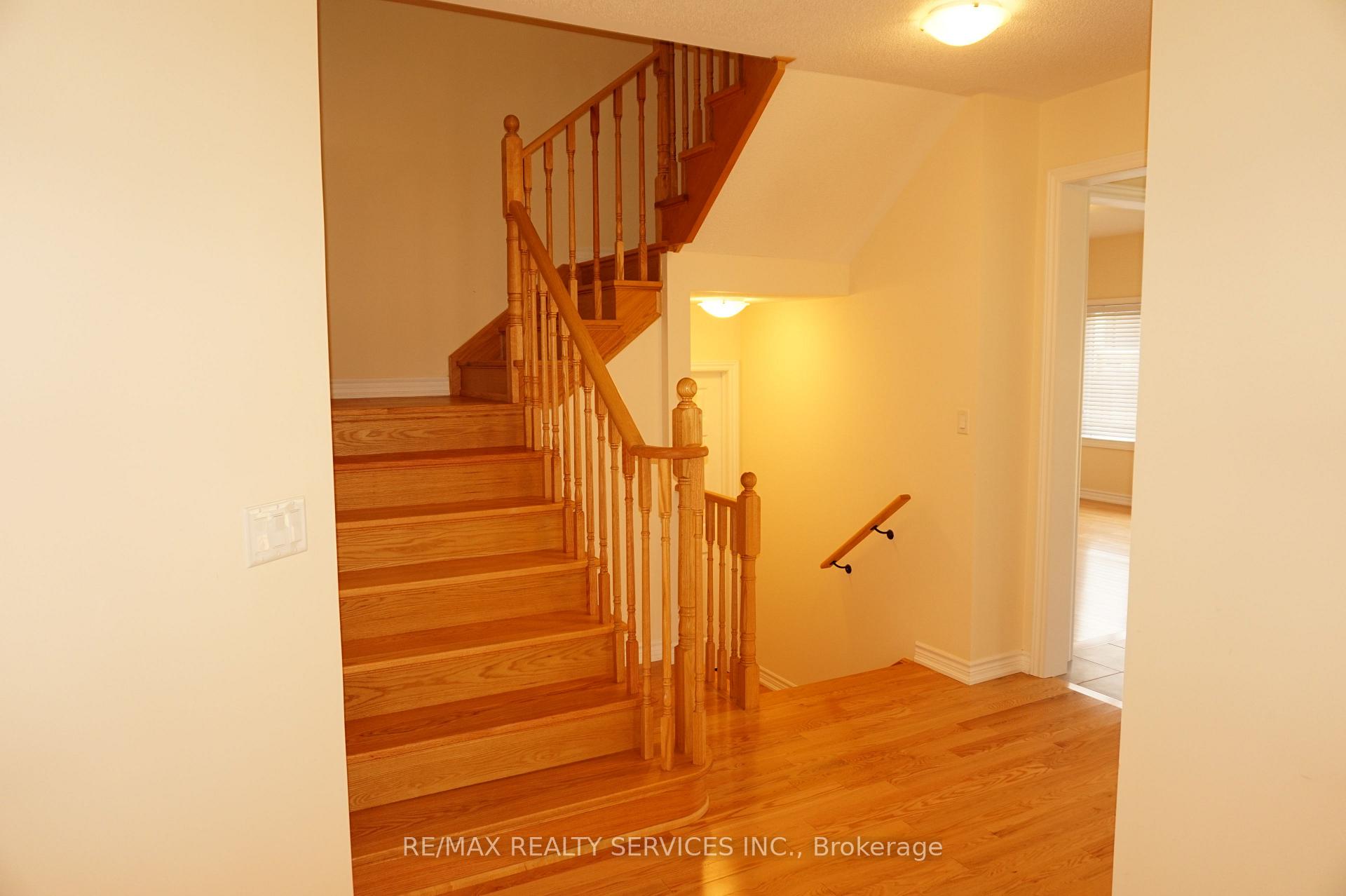 Photo 9 of 38 Arthur Mclaughlin Street, Clarington, Bowmanville — HOMEH