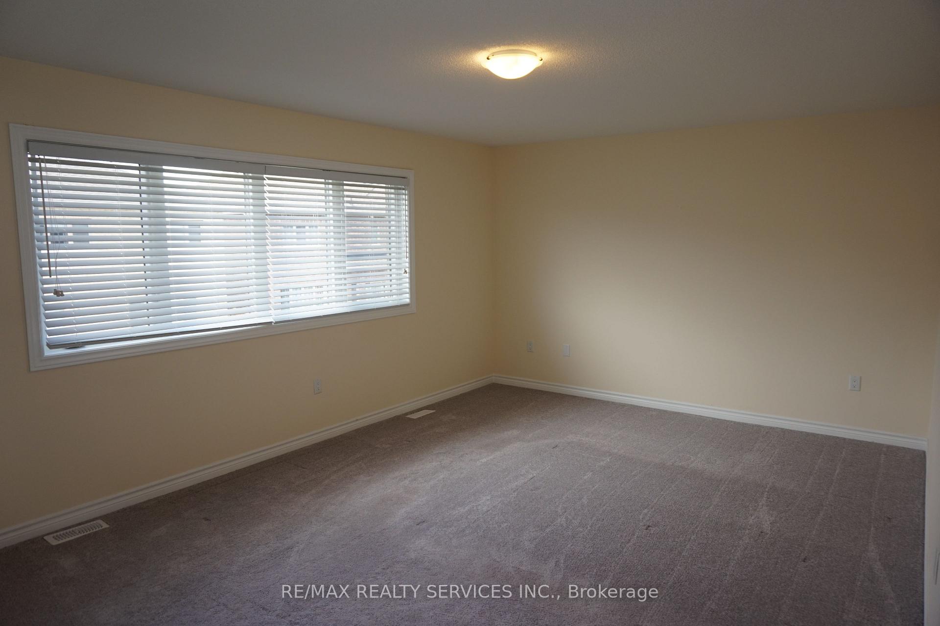 Photo 11 of 38 Arthur Mclaughlin Street, Clarington, Bowmanville — HOMEH