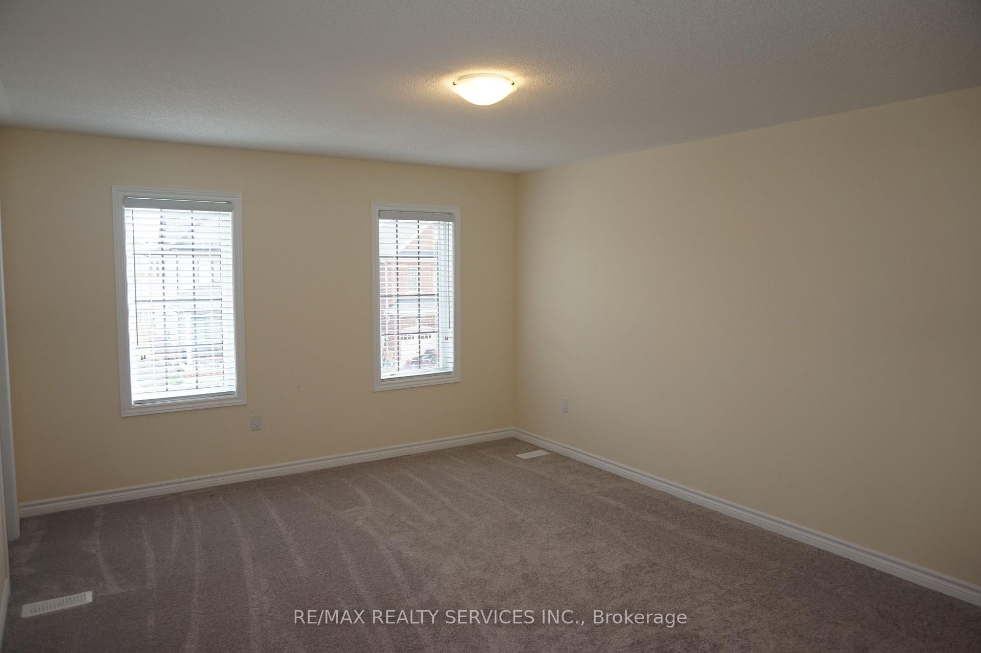 Photo 15 of 38 Arthur Mclaughlin Street, Clarington, Bowmanville — HOMEH