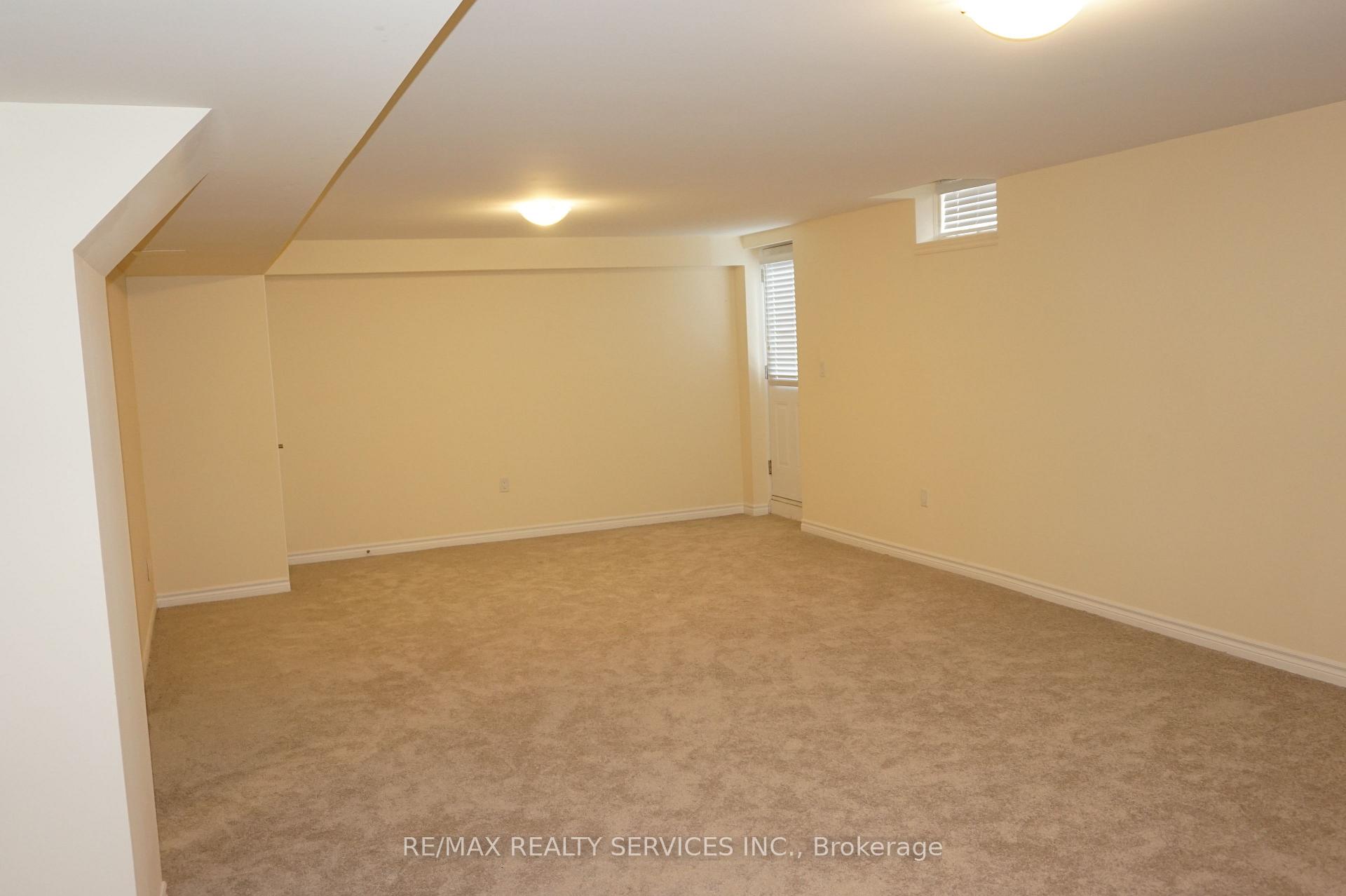 Photo 19 of 38 Arthur Mclaughlin Street, Clarington, Bowmanville — HOMEH