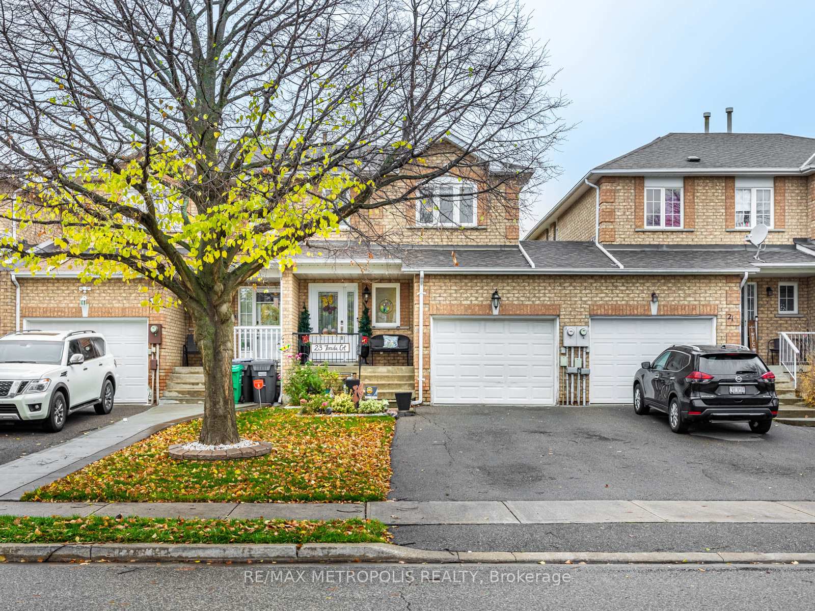 Photo 2 of 23 Torada Court, Brampton, Snelgrove — HOMEH