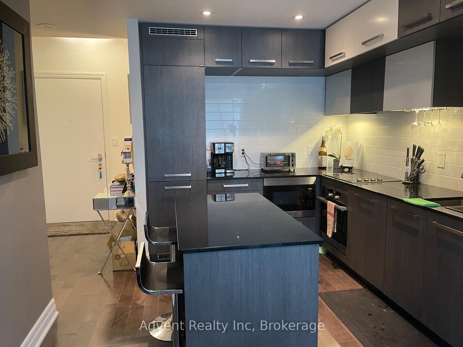 Photo 3 of Unit 1701, 8 The Esplanade, Toronto, Waterfront Communities — HOMEH