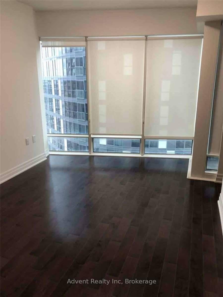 Photo 4 of Unit 1701, 8 The Esplanade, Toronto, Waterfront Communities — HOMEH