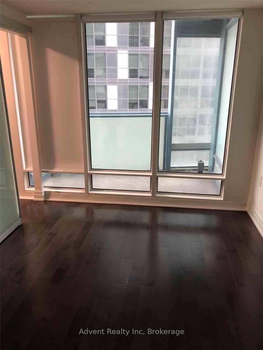 Photo 5 of Unit 1701, 8 The Esplanade, Toronto, Waterfront Communities — HOMEH