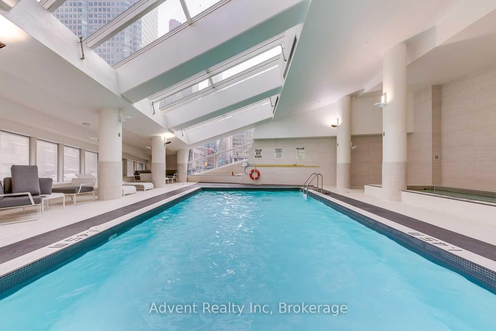 Photo 12 of Unit 1701, 8 The Esplanade, Toronto, Waterfront Communities — HOMEH