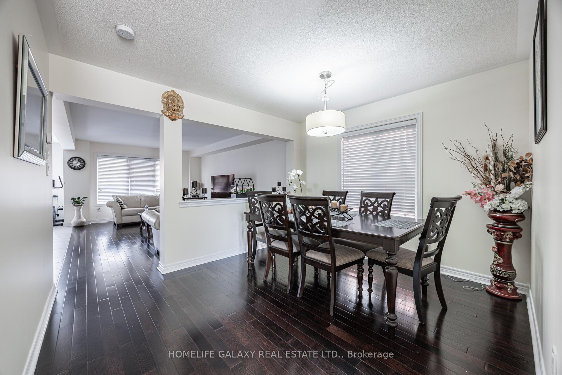 Photo 6 of 12 Snapdragon Square, Brampton, Bram East — HOMEH