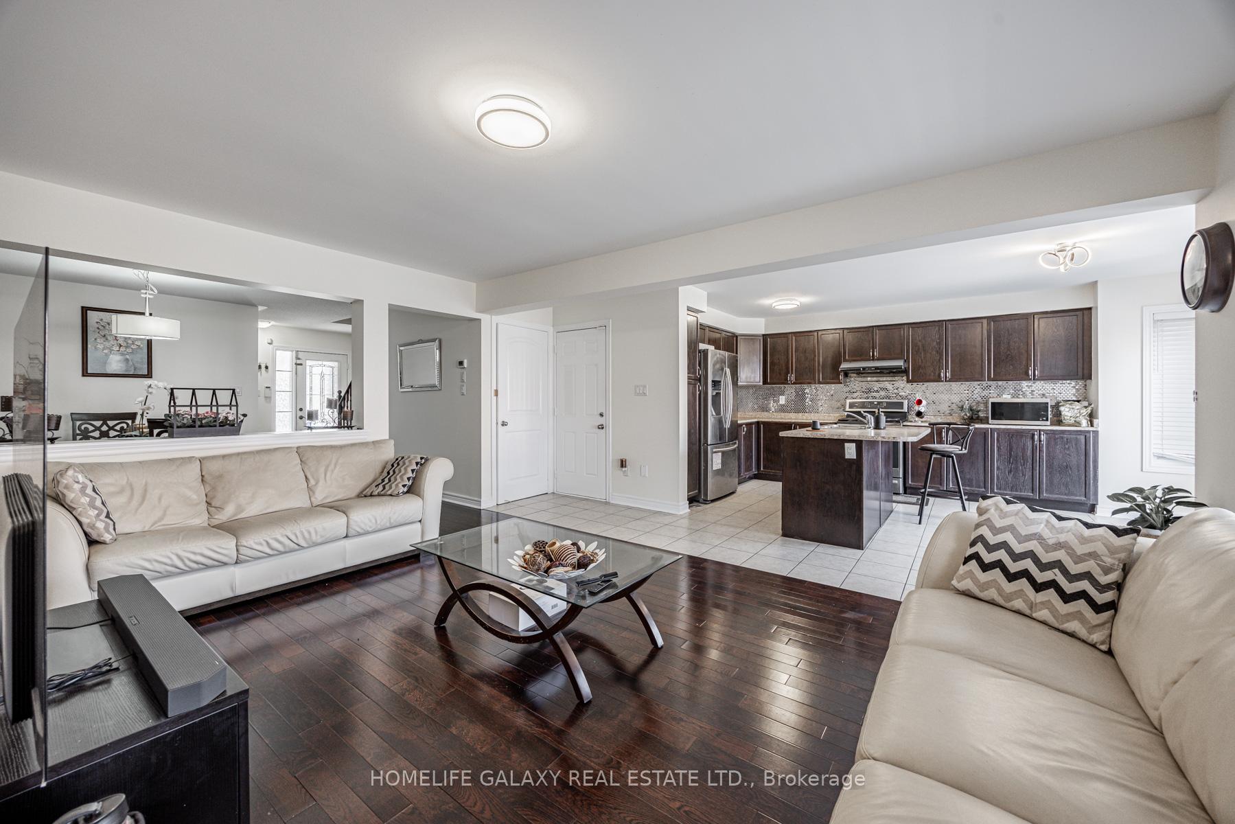Photo 11 of 12 Snapdragon Square, Brampton, Bram East — HOMEH