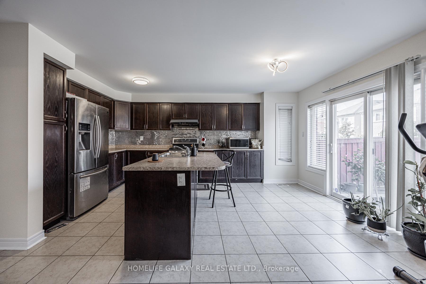Photo 12 of 12 Snapdragon Square, Brampton, Bram East — HOMEH