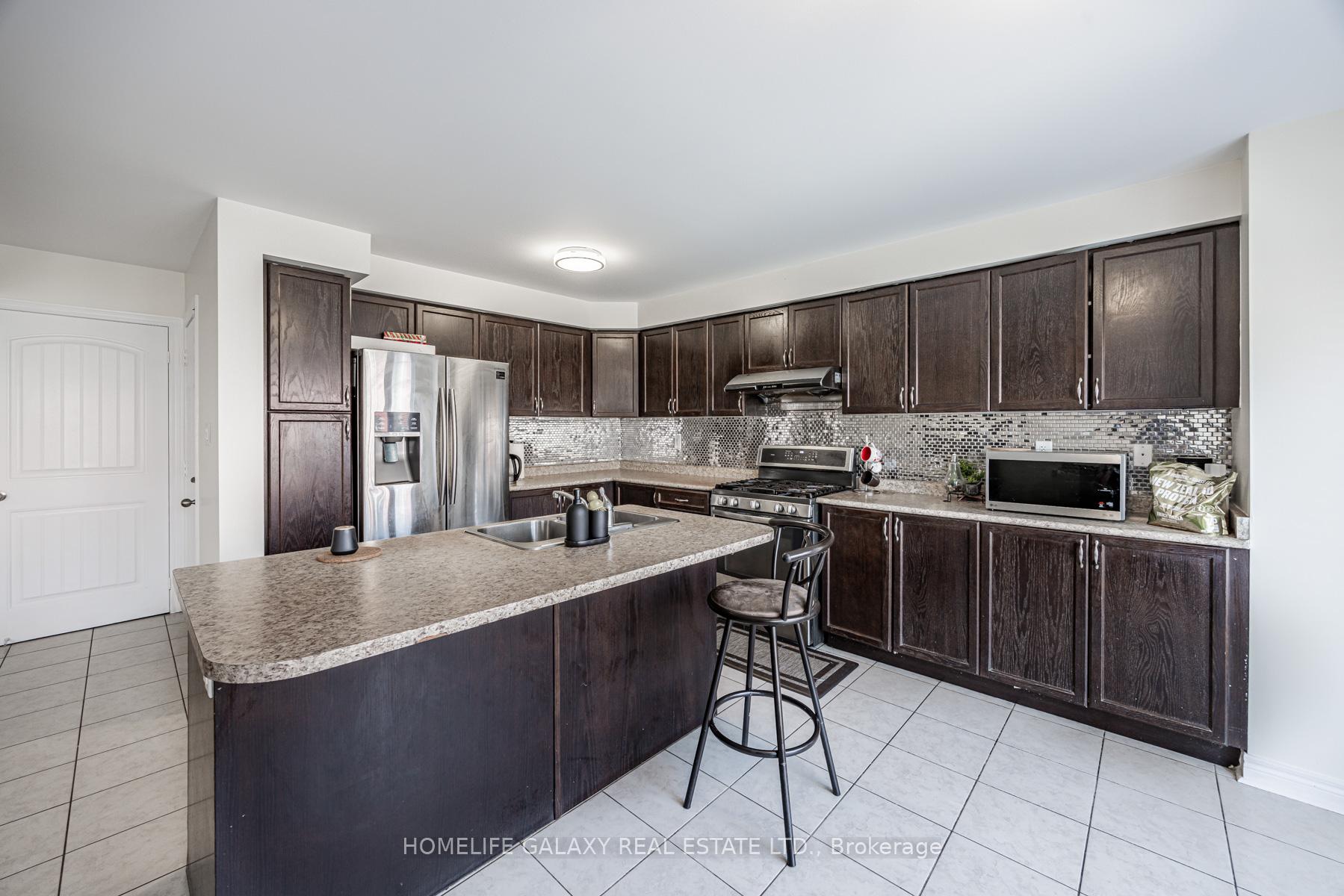 Photo 14 of 12 Snapdragon Square, Brampton, Bram East — HOMEH