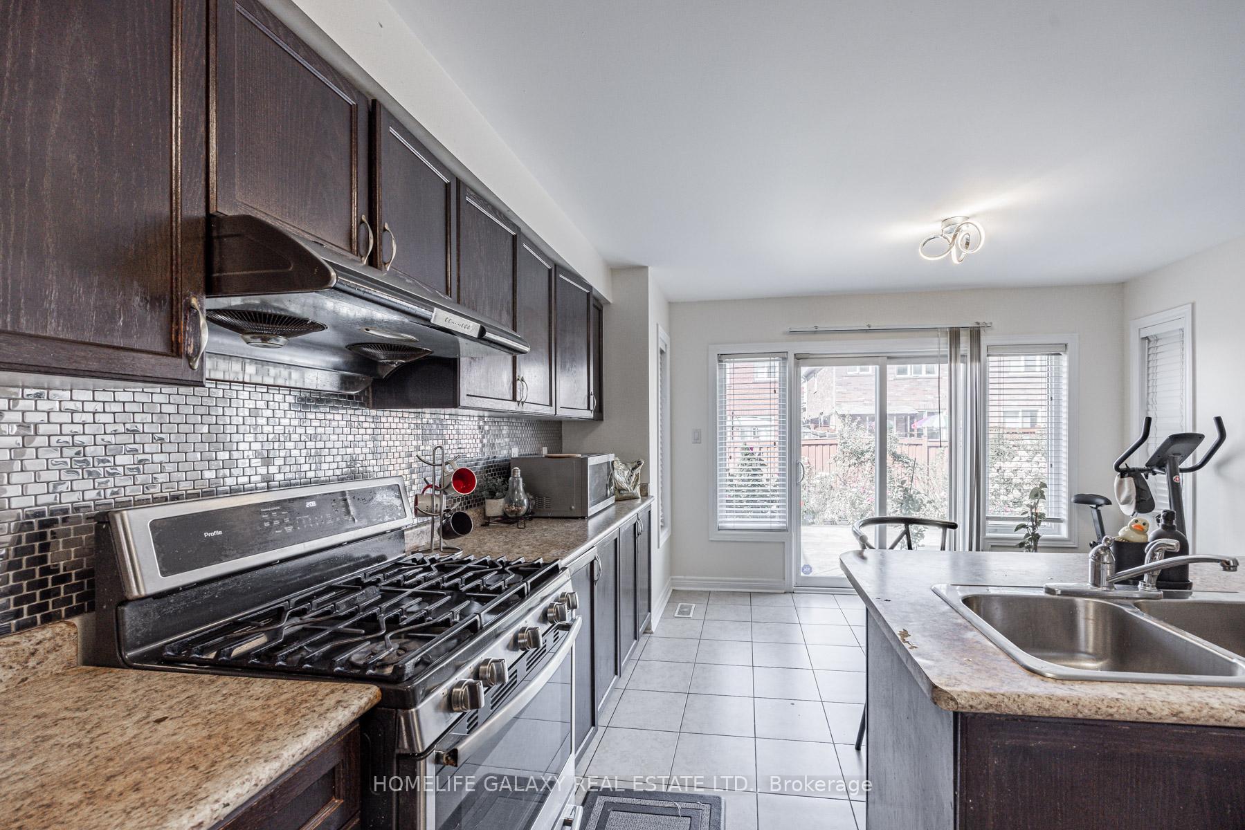 Photo 16 of 12 Snapdragon Square, Brampton, Bram East — HOMEH