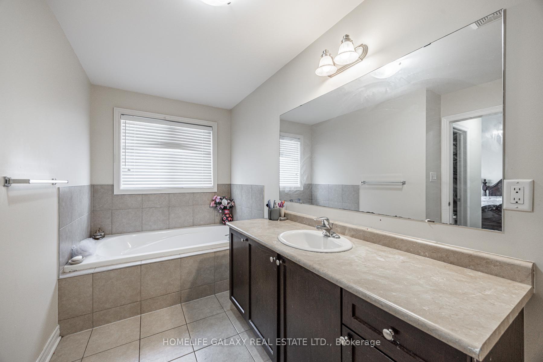 Photo 20 of 12 Snapdragon Square, Brampton, Bram East — HOMEH