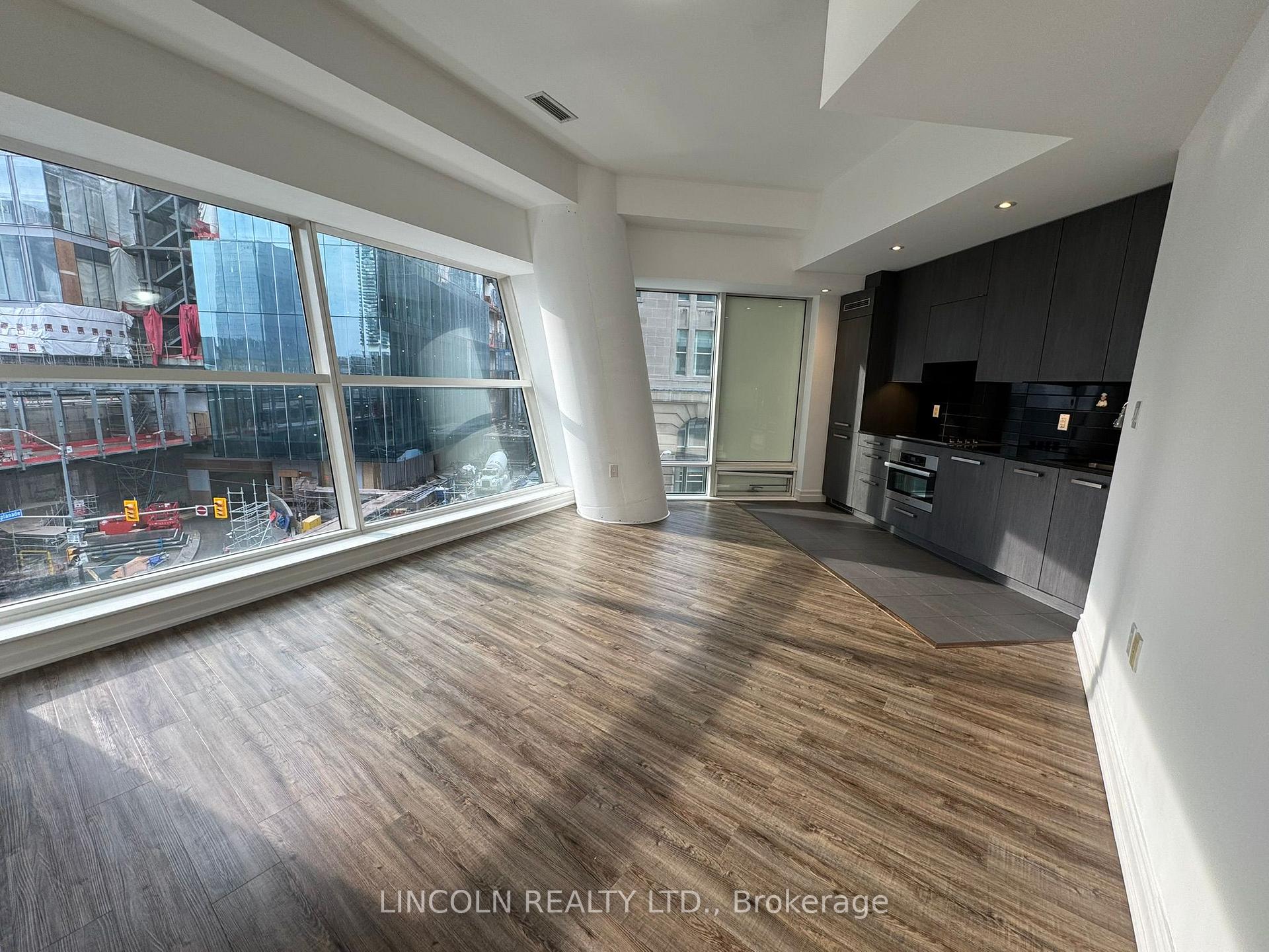Photo 3 of Unit 402, 8 The Esplanade, Toronto, Waterfront Communities — HOMEH