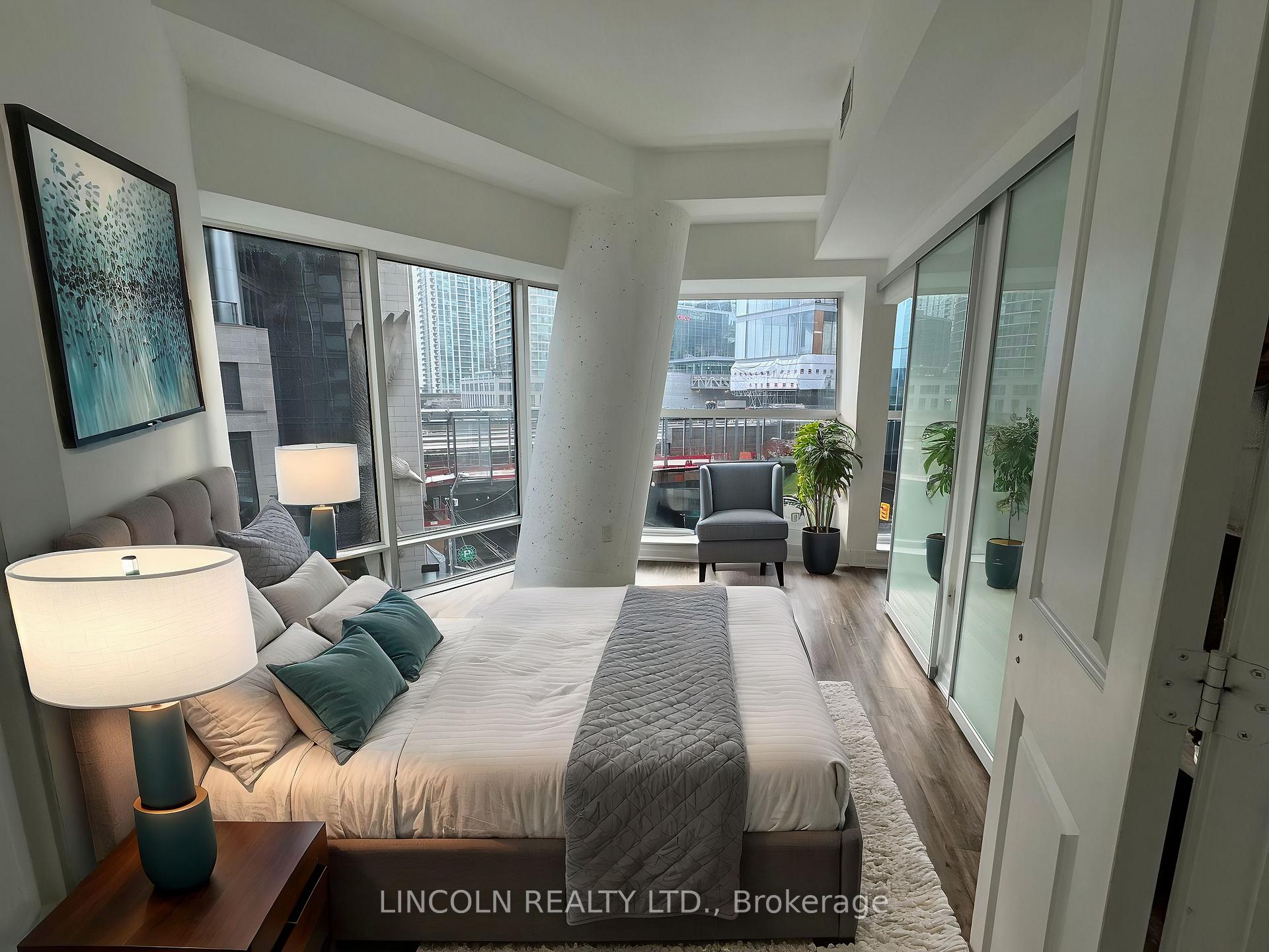Photo 6 of Unit 402, 8 The Esplanade, Toronto, Waterfront Communities — HOMEH