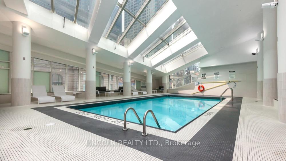 Photo 2 of Unit 402, 8 The Esplanade, Toronto, Waterfront Communities — HOMEH