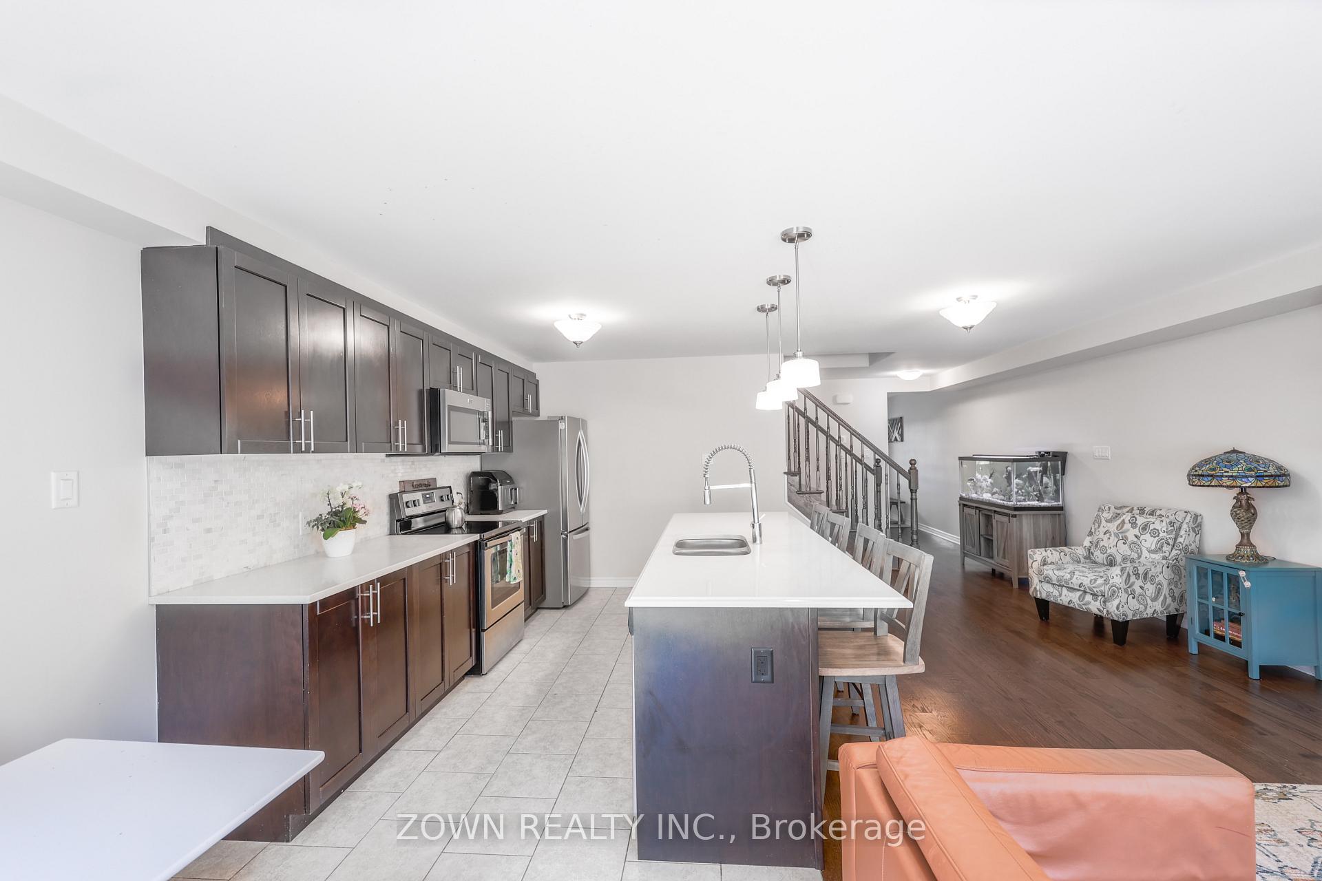 Photo 2 of 525 Parade Drive, Ottawa, Stittsville (South) — HOMEH