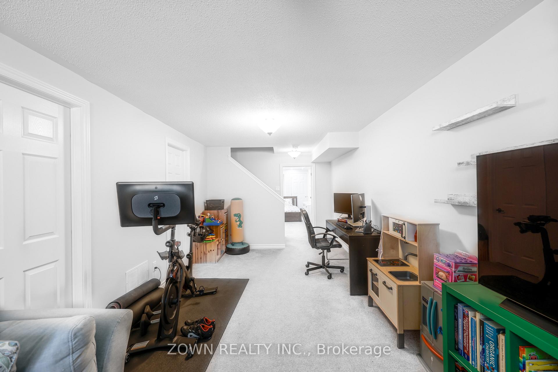 Photo 13 of 525 Parade Drive, Ottawa, Stittsville (South) — HOMEH