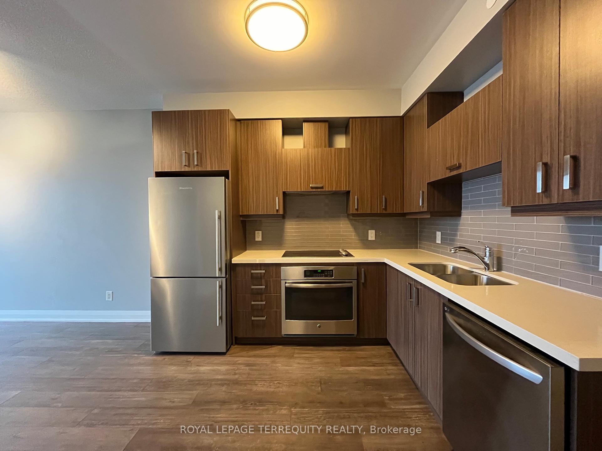 Photo 4 of Unit 511, 28 Uptown Drive, Markham, Unionville — HOMEH