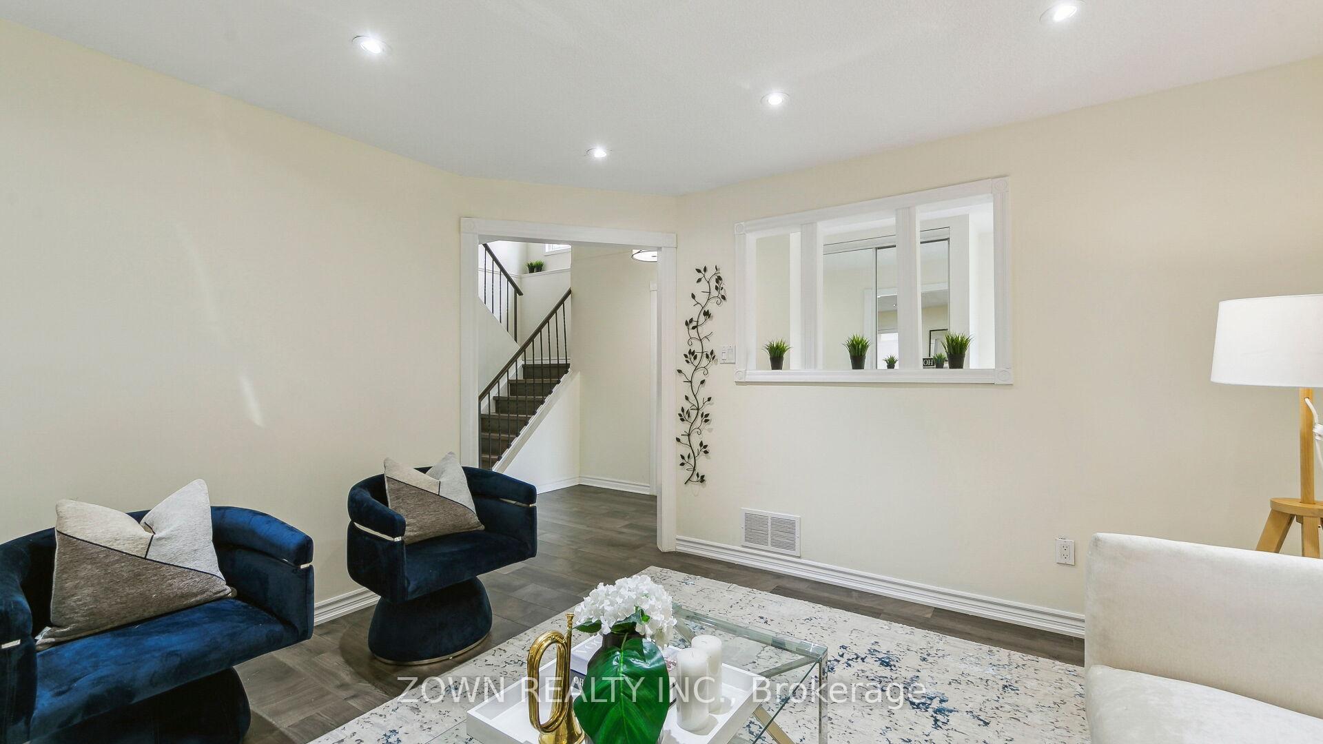 Photo 8 of 33 Dafoe Crescent, Brampton, Fletcher's West — HOMEH