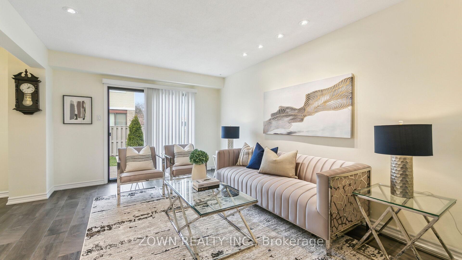 Photo 19 of 33 Dafoe Crescent, Brampton, Fletcher's West — HOMEH