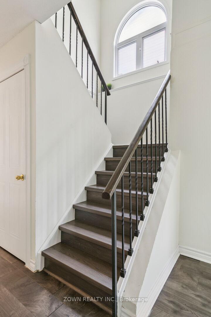 Photo 21 of 33 Dafoe Crescent, Brampton, Fletcher's West — HOMEH