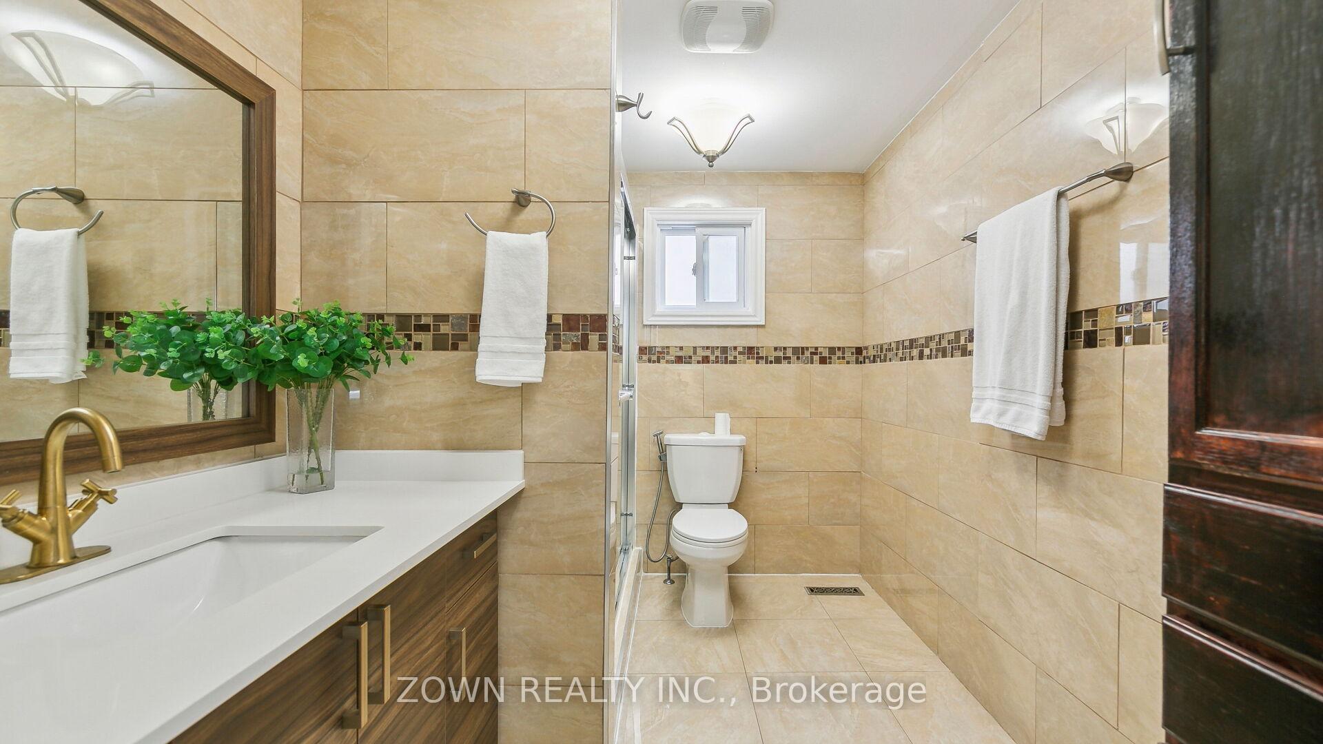 Photo 28 of 33 Dafoe Crescent, Brampton, Fletcher's West — HOMEH