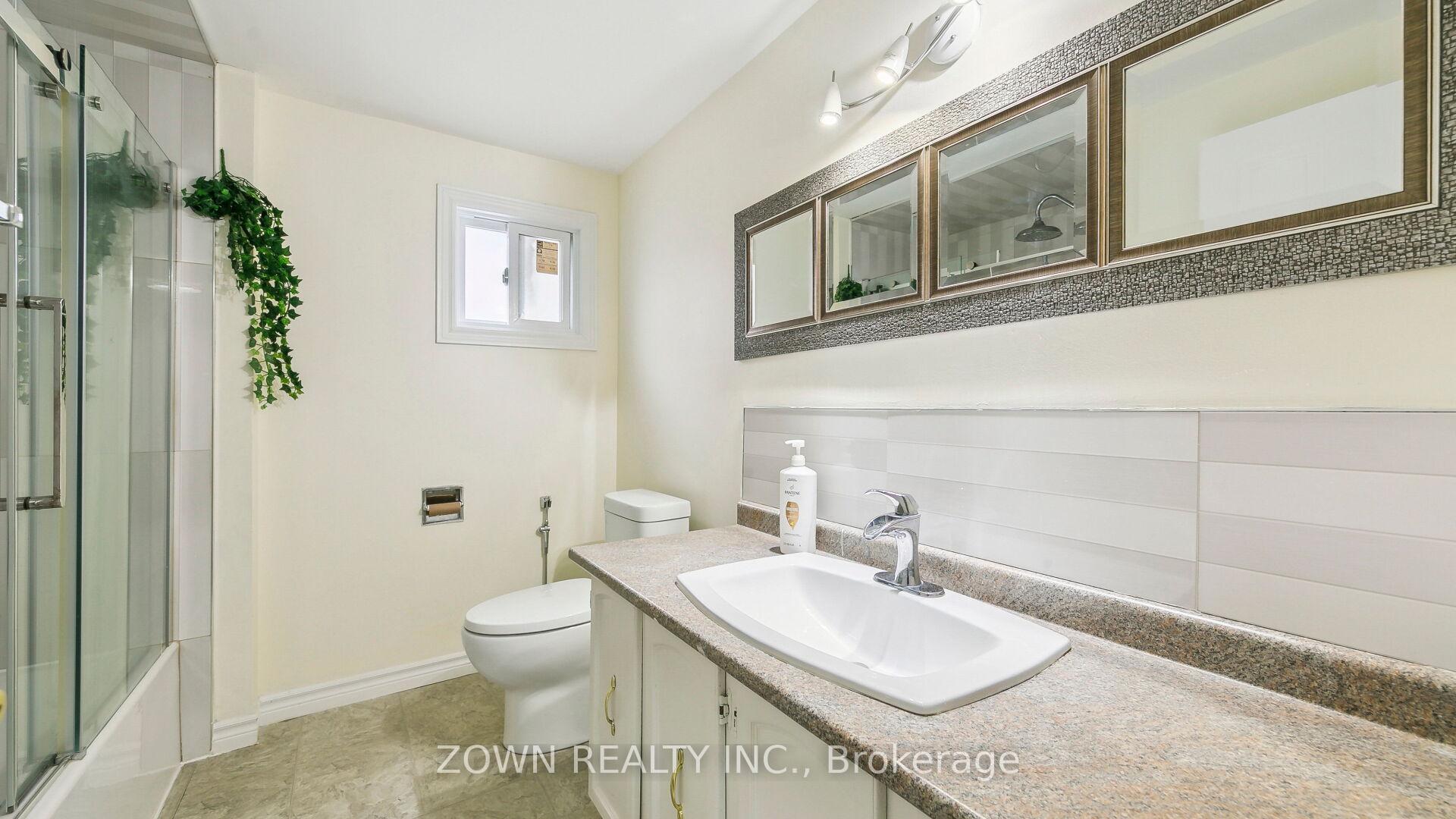 Photo 29 of 33 Dafoe Crescent, Brampton, Fletcher's West — HOMEH
