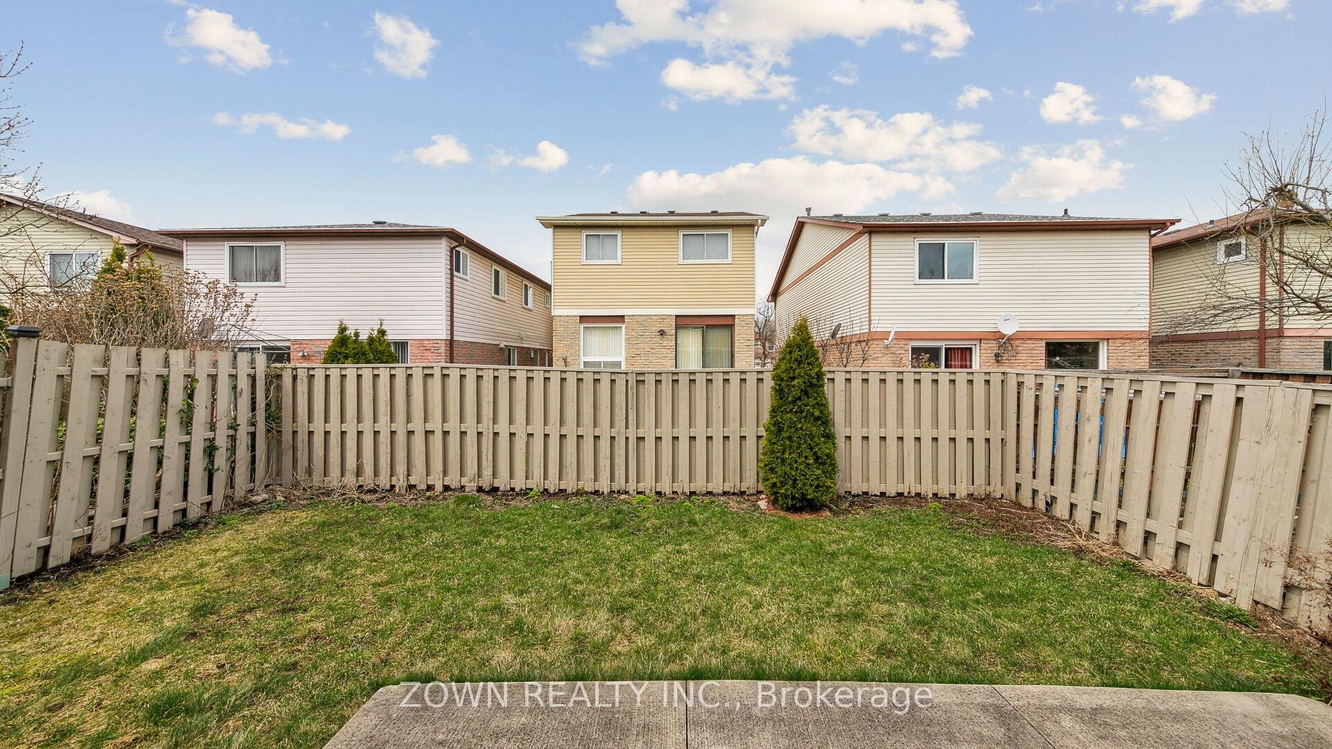 Photo 37 of 33 Dafoe Crescent, Brampton, Fletcher's West — HOMEH