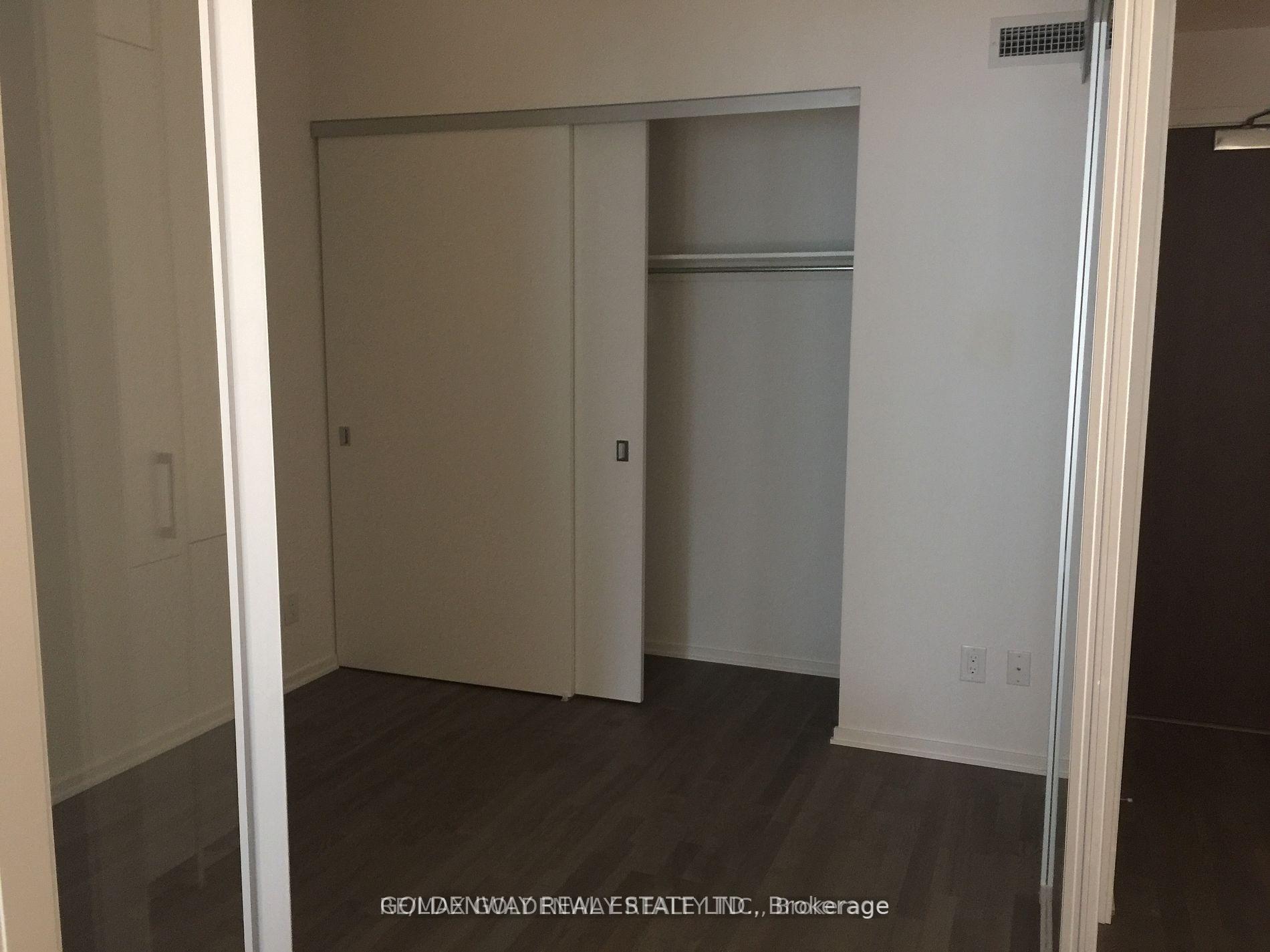 Photo 7 of Unit 424, 1 Bloor Street E, Toronto, Church-Yonge Corridor — HOMEH