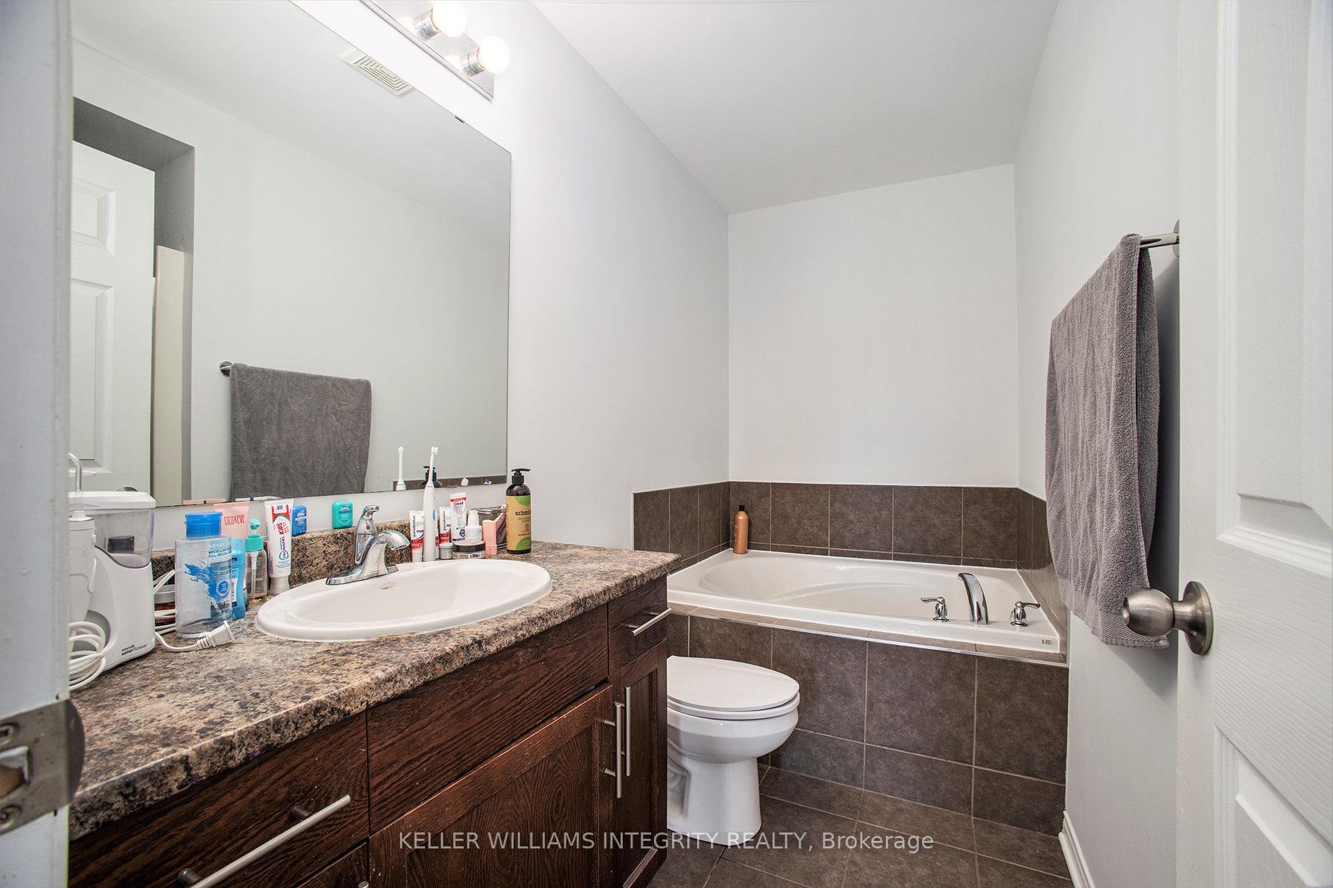 Photo 13 of 148 Goldwood Private, Ottawa, Barrhaven - Stonebridge — HOMEH