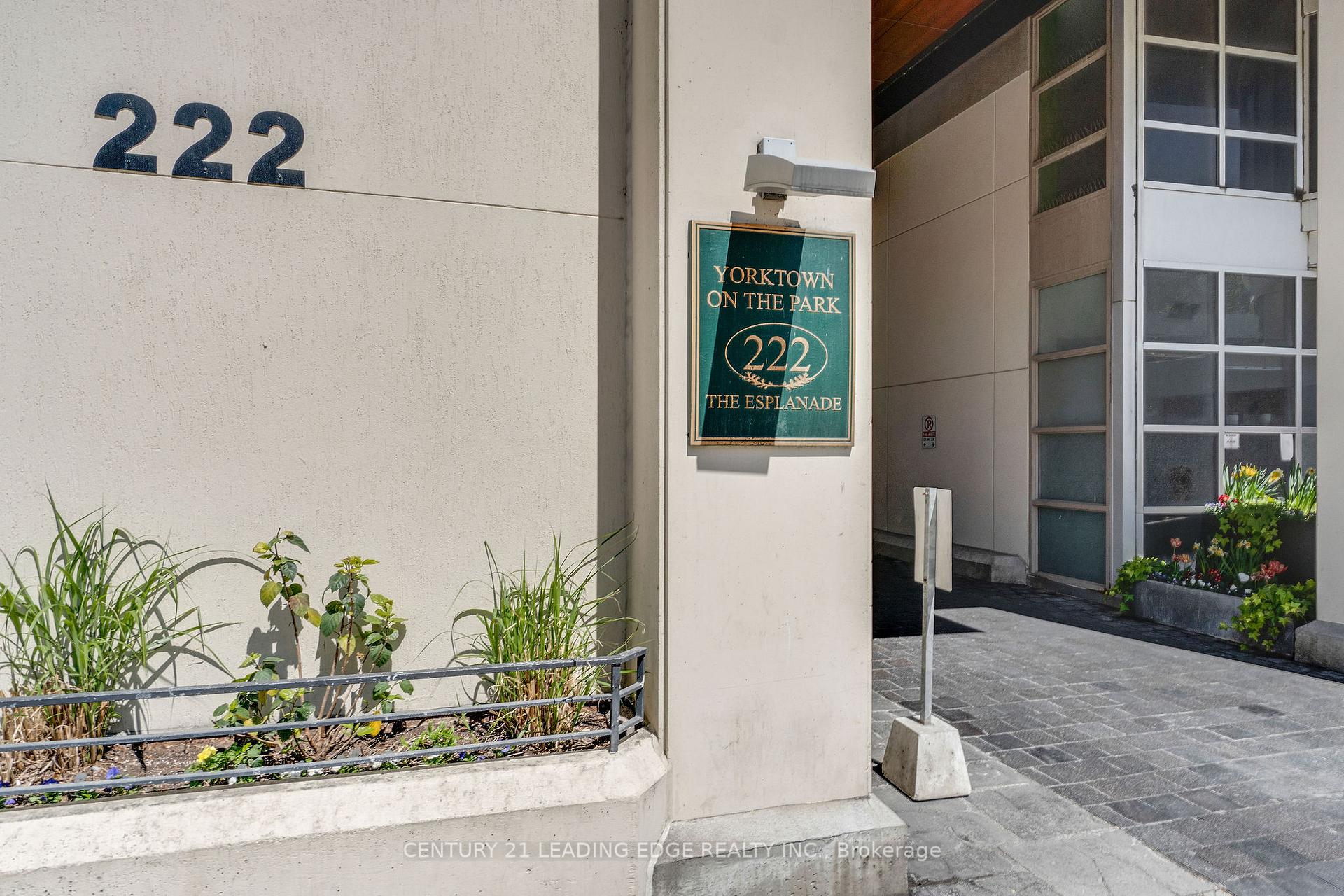 Photo 4 of Unit 720, 222 The Esplanade, Toronto, Waterfront Communities — HOMEH
