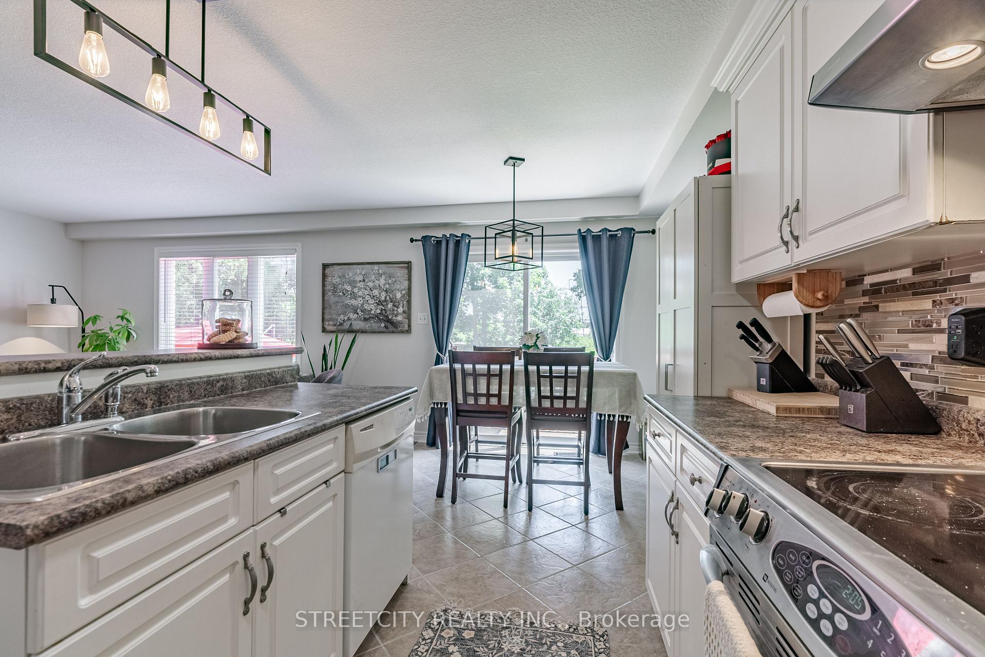 Photo 11 of 42 Greenway Boulevard, St. Thomas — HOMEH