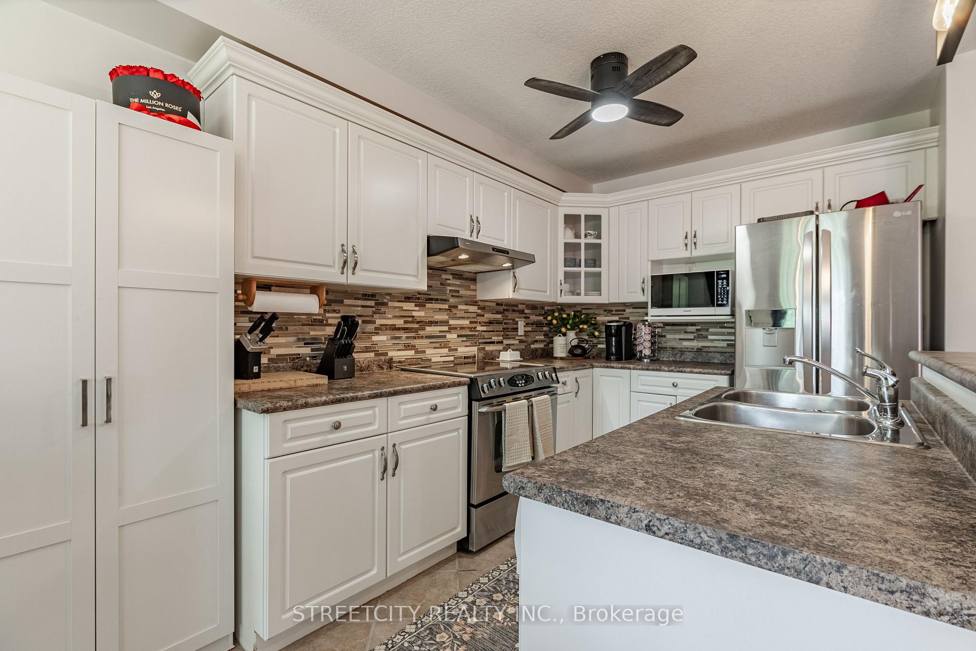Photo 12 of 42 Greenway Boulevard, St. Thomas — HOMEH