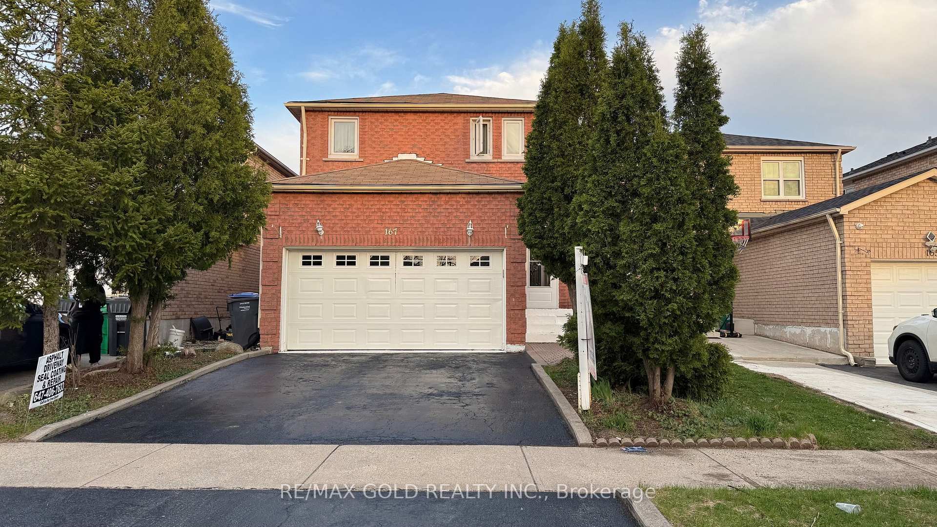 Photo 2 of 167 Ecclestone Drive, Brampton, Brampton West — HOMEH