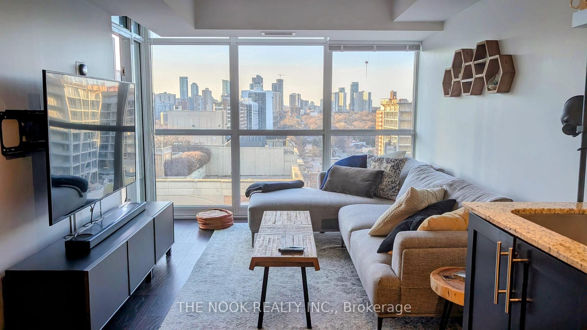 Photo 7 of Unit 2013, 400 Adelaide Street E, Toronto, Moss Park — HOMEH