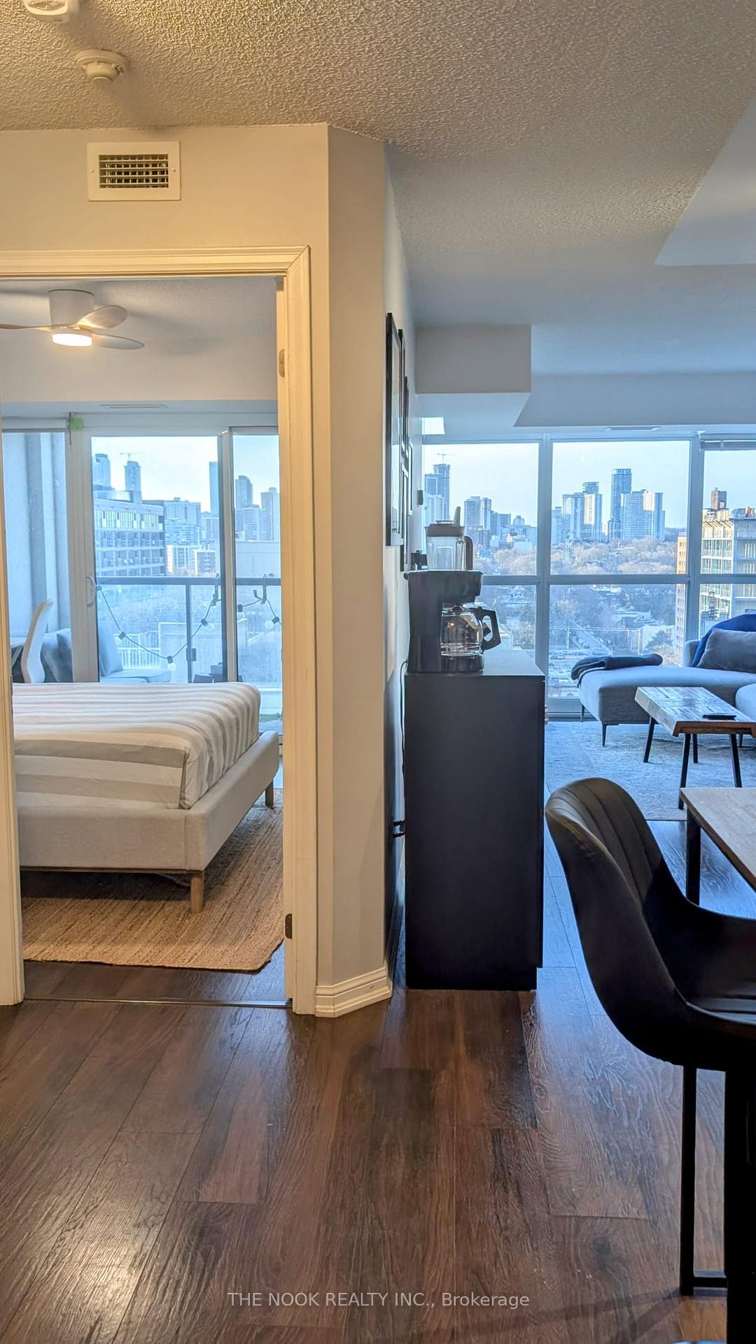 Photo 8 of Unit 2013, 400 Adelaide Street E, Toronto, Moss Park — HOMEH